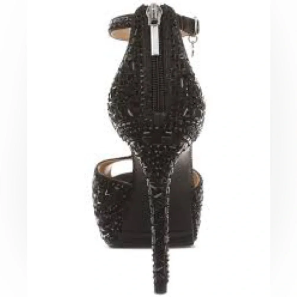 Thalia Sodi Chacey Pumps Size 12‎